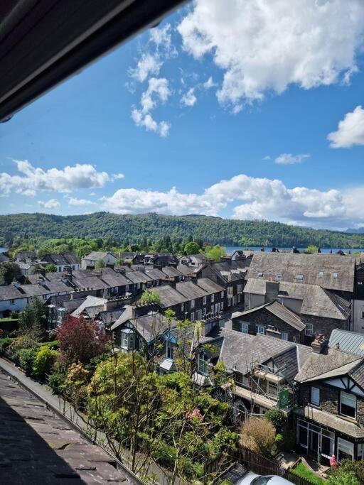 Townhouse - 6 Bed Hot Tub House Holiday home Bowness-on-Windermere