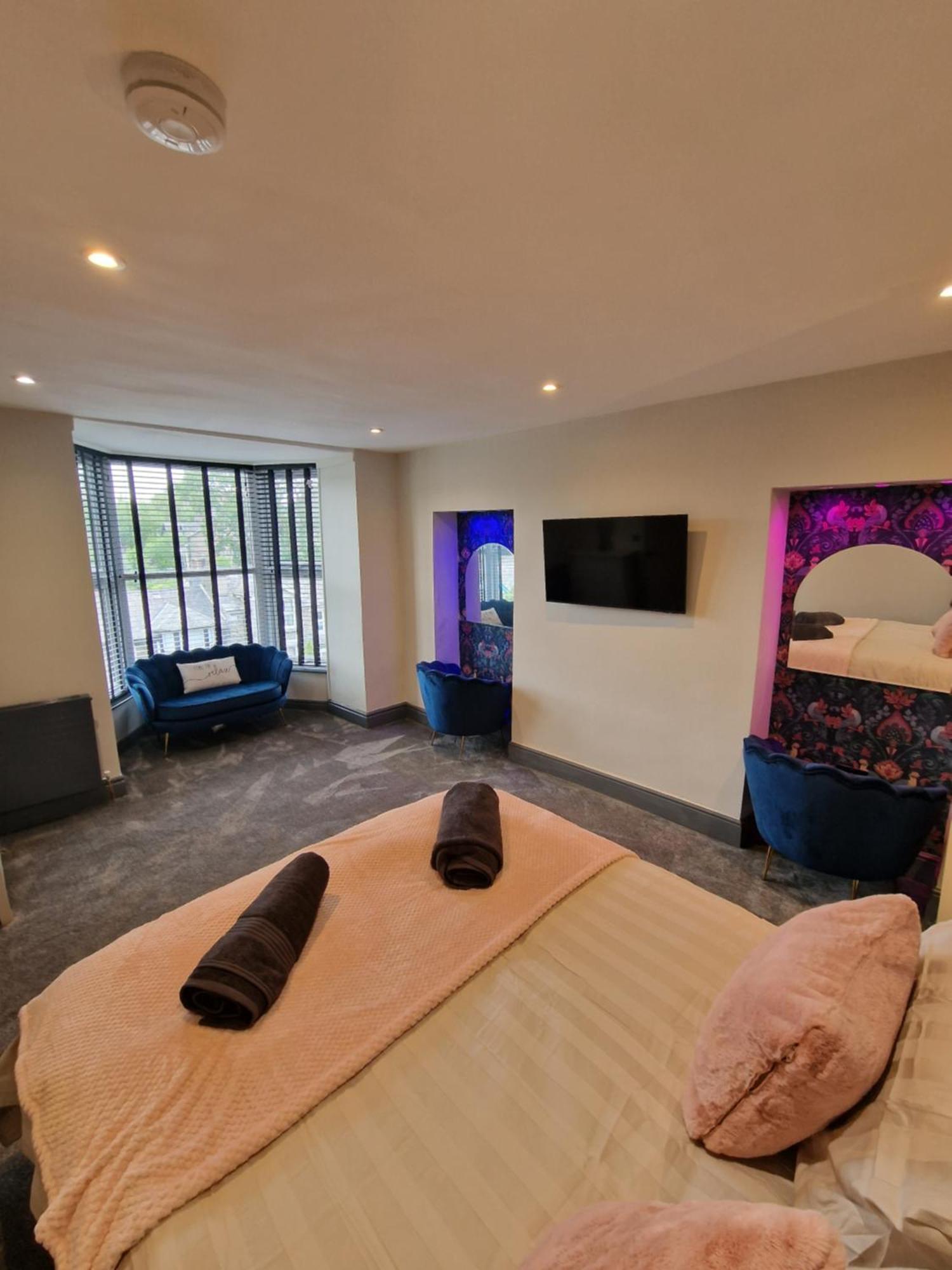 Holiday home Townhouse - 6 Bed Hot Tub House *