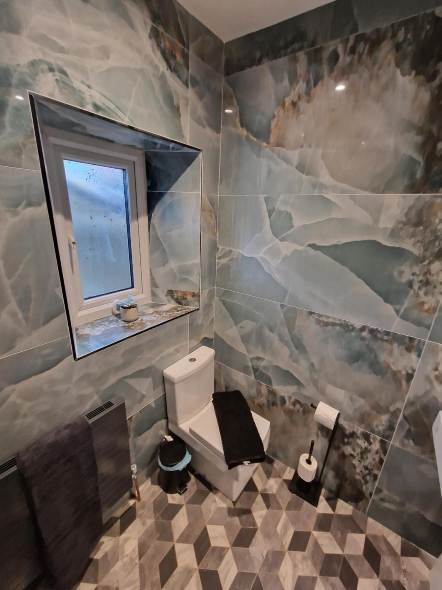 Townhouse - 6 Bed Hot Tub House