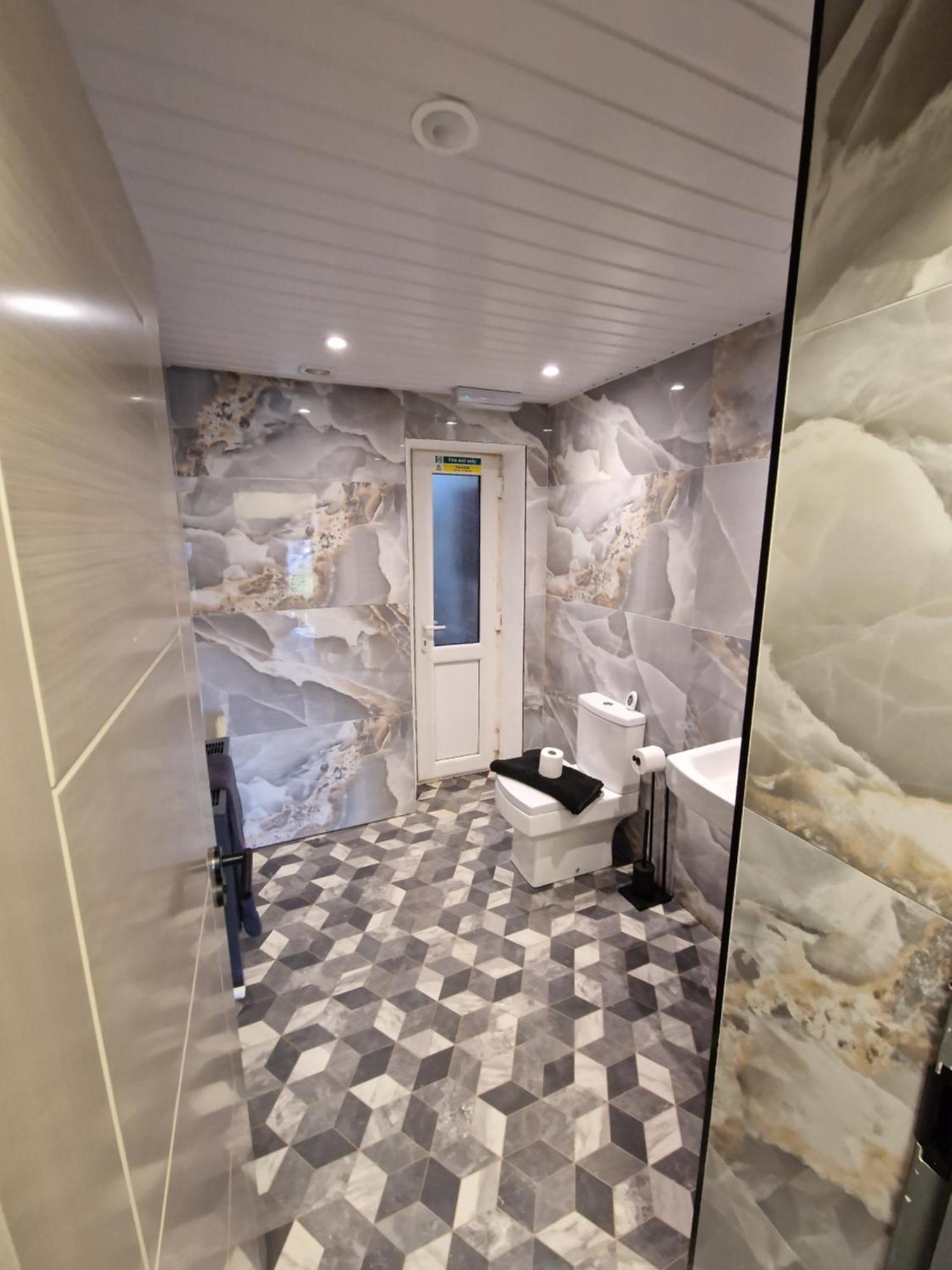 Townhouse - 6 Bed Hot Tub House